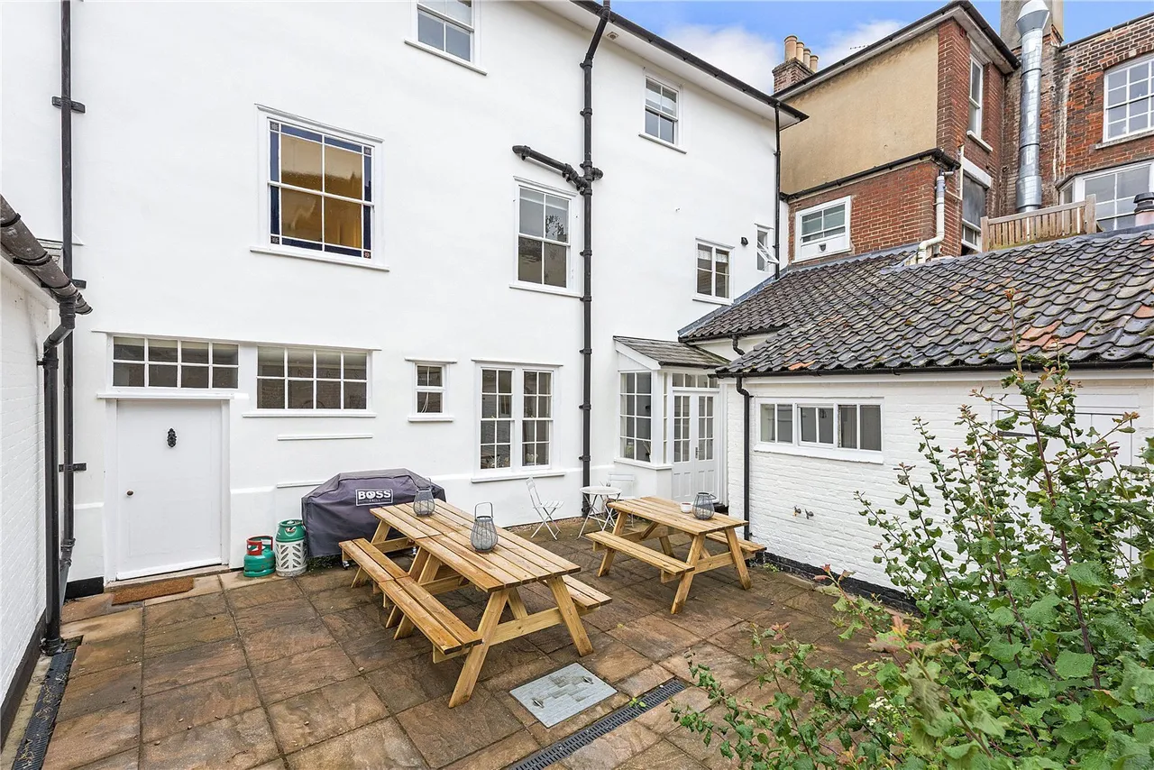 Angel Hill, Bury St Edmunds, IP33, photo 10