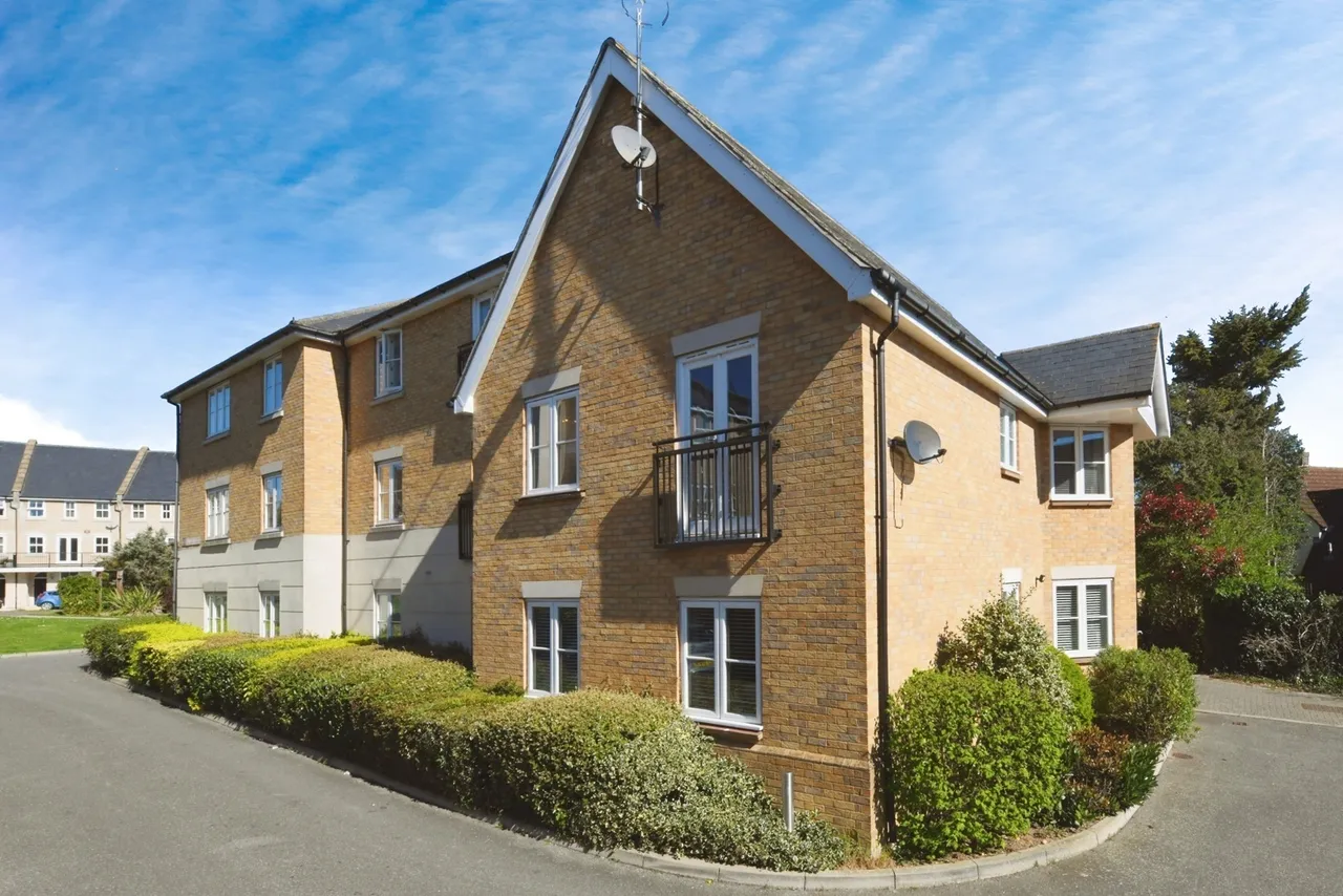 2 bed flat for sale — Greenland Gardens, Great Baddow, Chelmsford, Essex, CM2