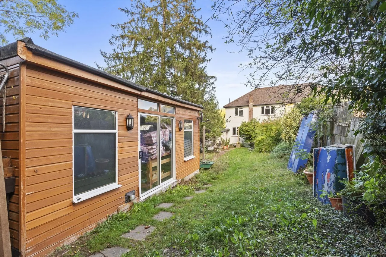 Roundwood Road, High Wycombe, HP12, photo 4