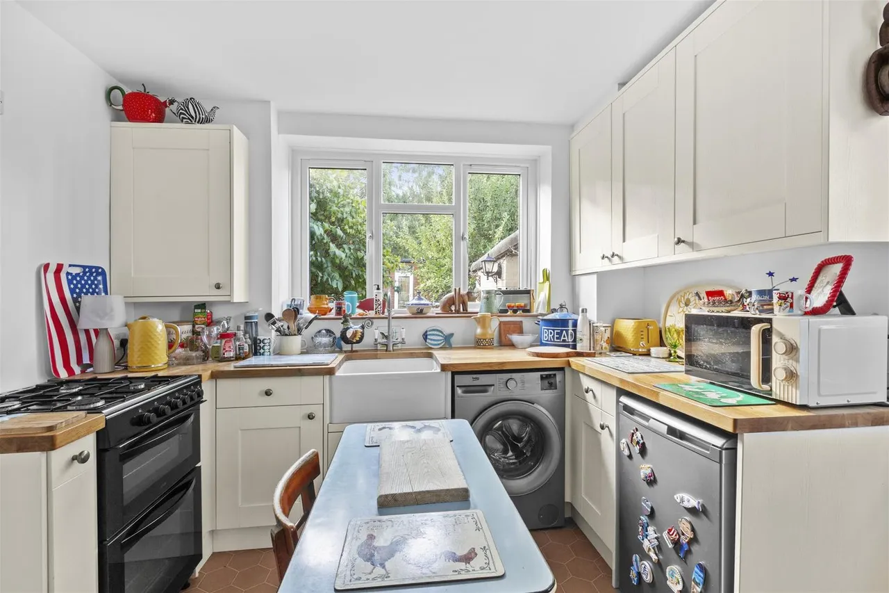 Roundwood Road, High Wycombe, HP12, photo 9