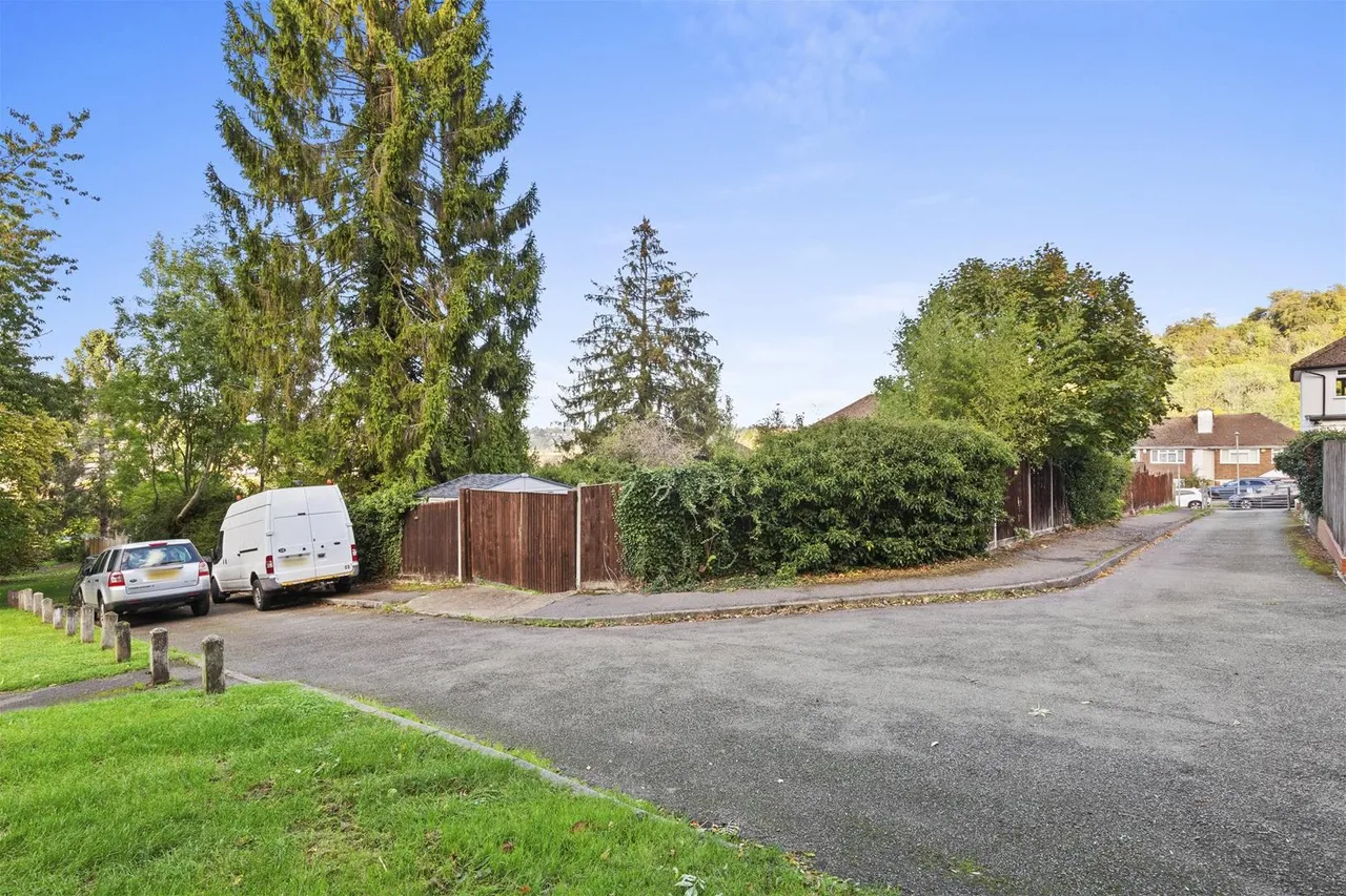 Roundwood Road, High Wycombe, HP12, photo 15