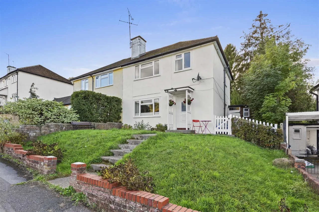 Roundwood Road, High Wycombe, HP12, photo 17