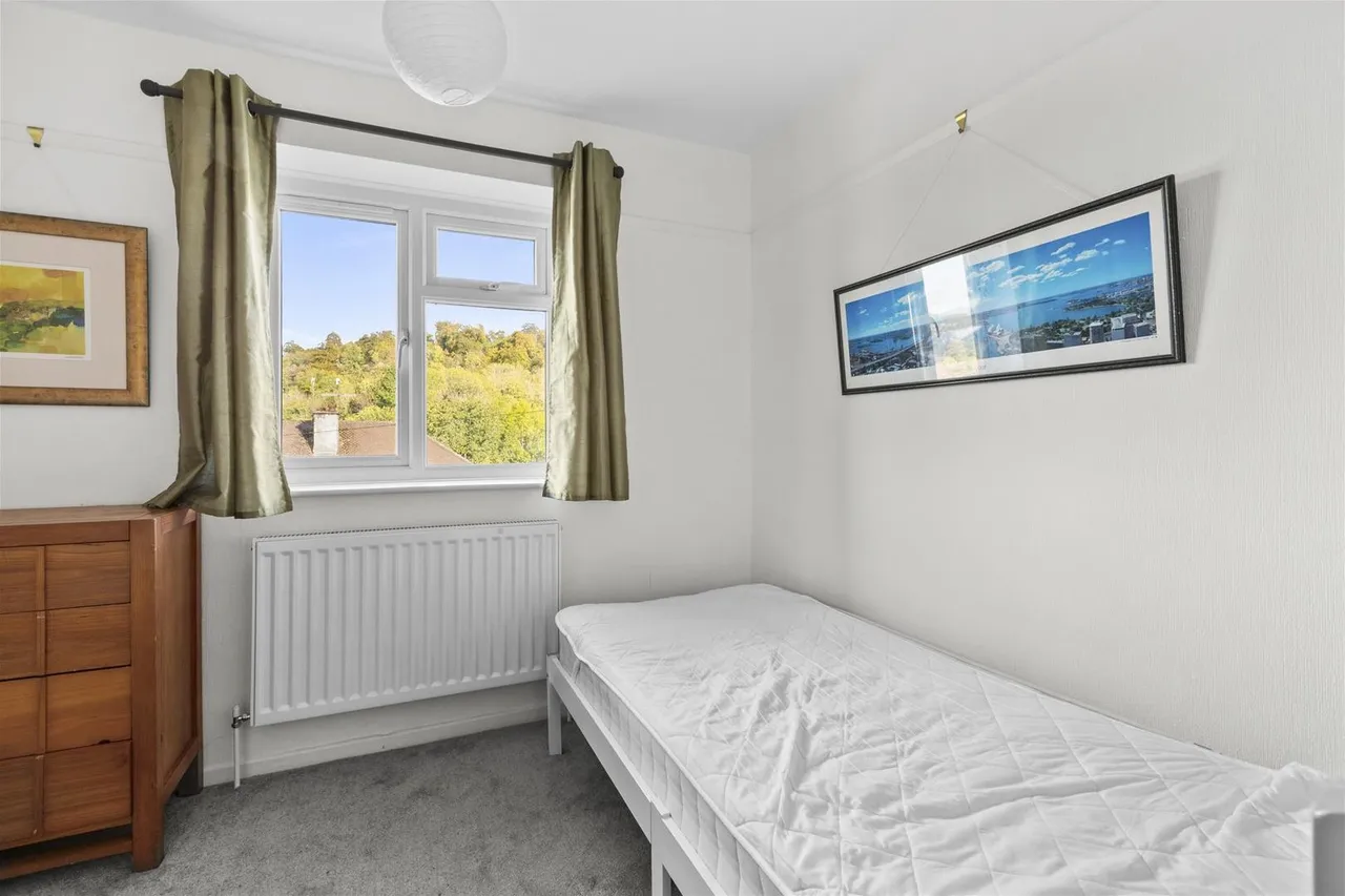 Roundwood Road, High Wycombe, HP12, photo 13