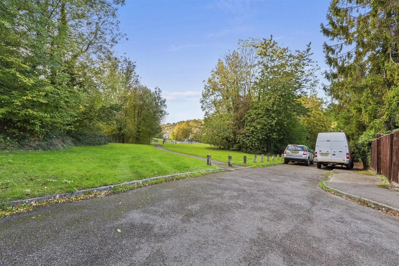 Roundwood Road, High Wycombe, HP12, photo 16