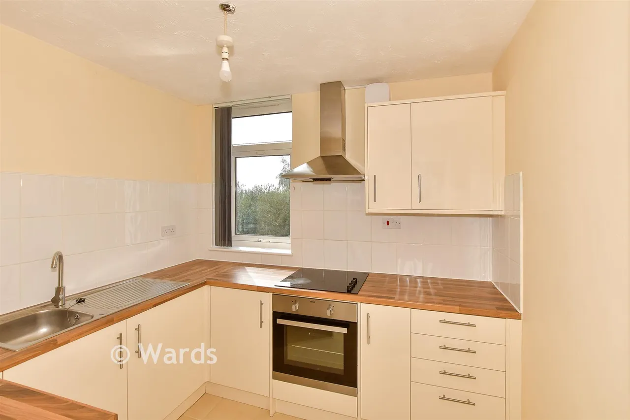 Halstead Close, Canterbury, CT2, photo 3