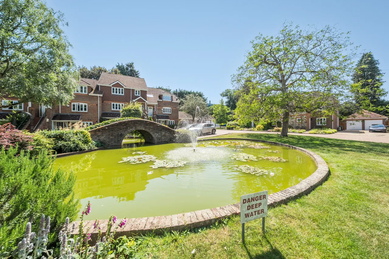Sir Josephs Walk, Harpenden, AL5, photo 3