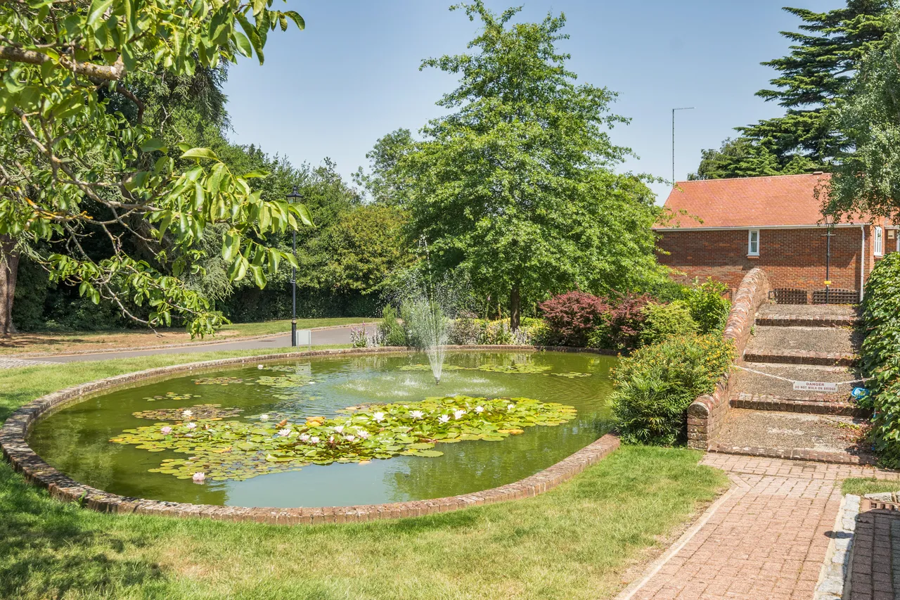 Sir Josephs Walk, Harpenden, AL5, photo 9