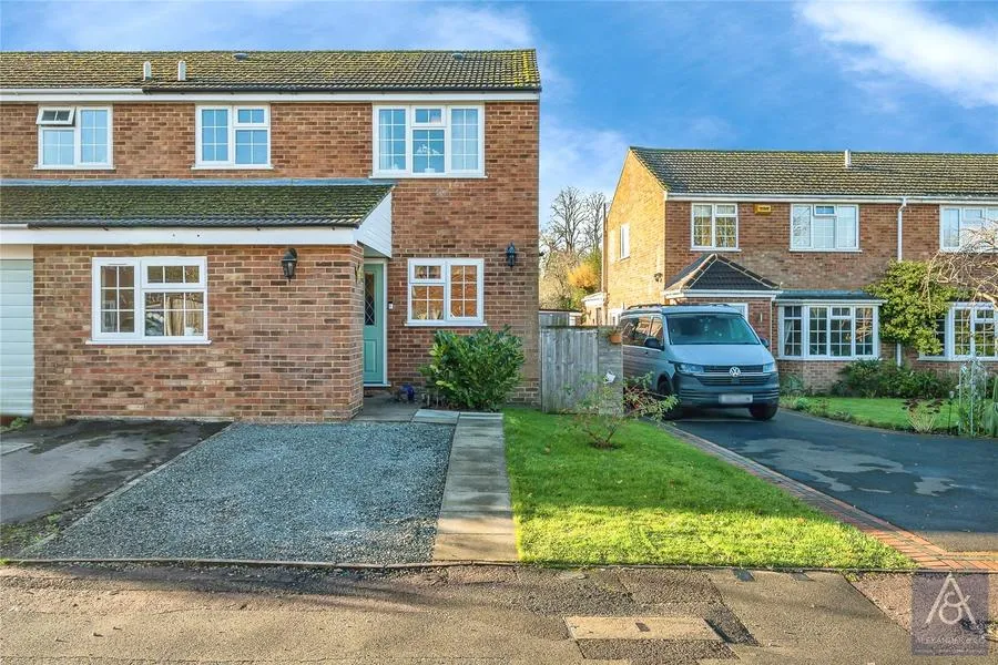 Otters Brook, Buckingham, MK18, photo 2