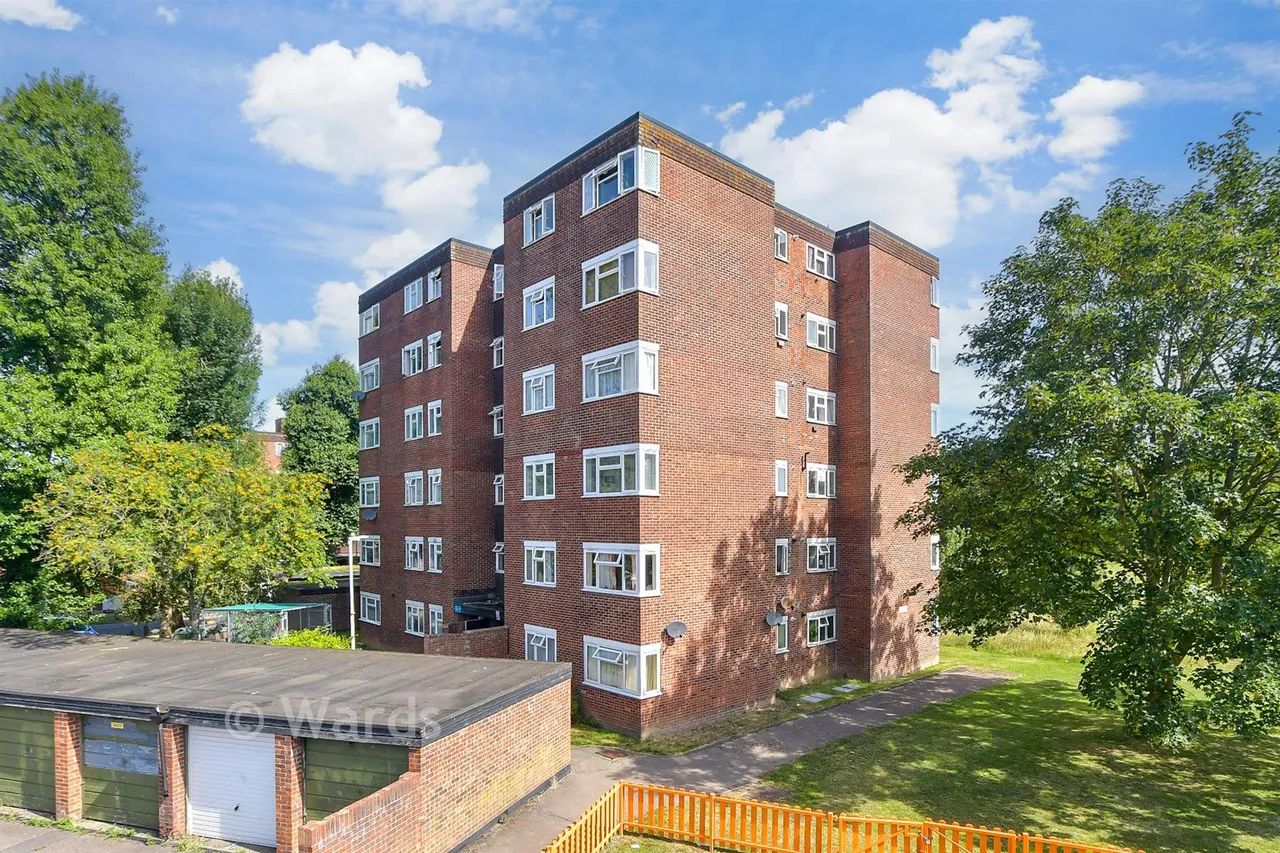 1 bed flat for sale, Cressfield, Ashford, TN23