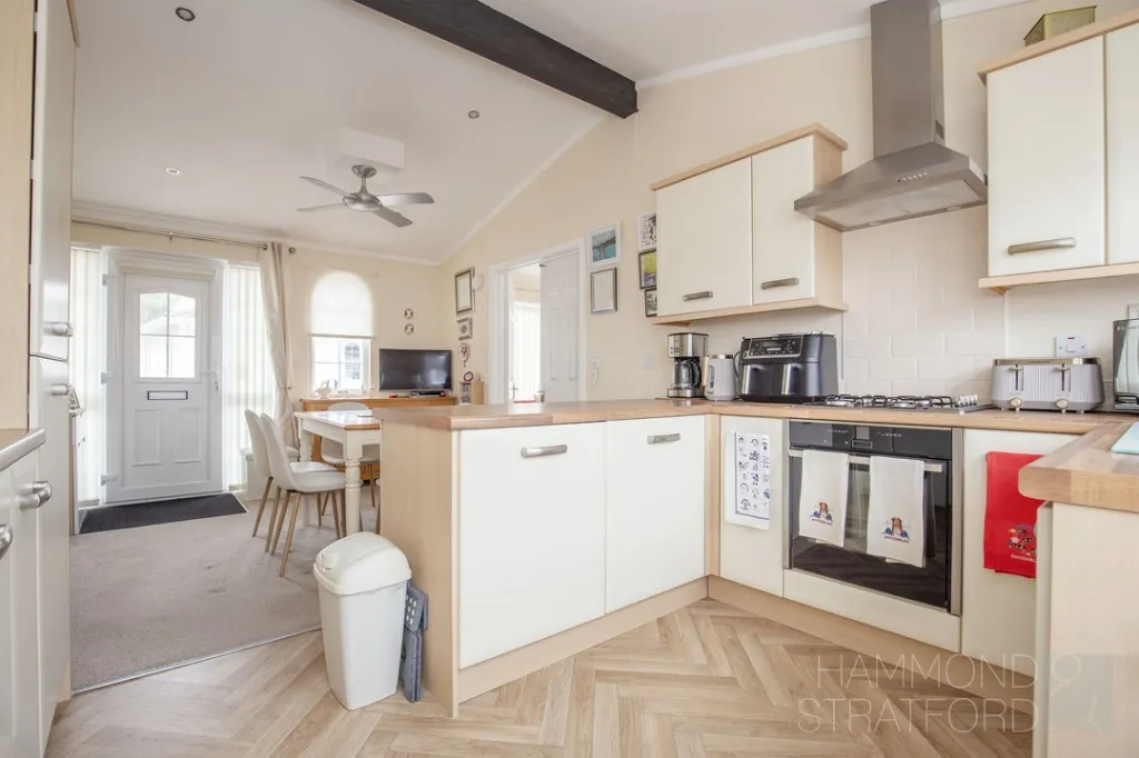 Appletree Close, Attleborough, photo 4