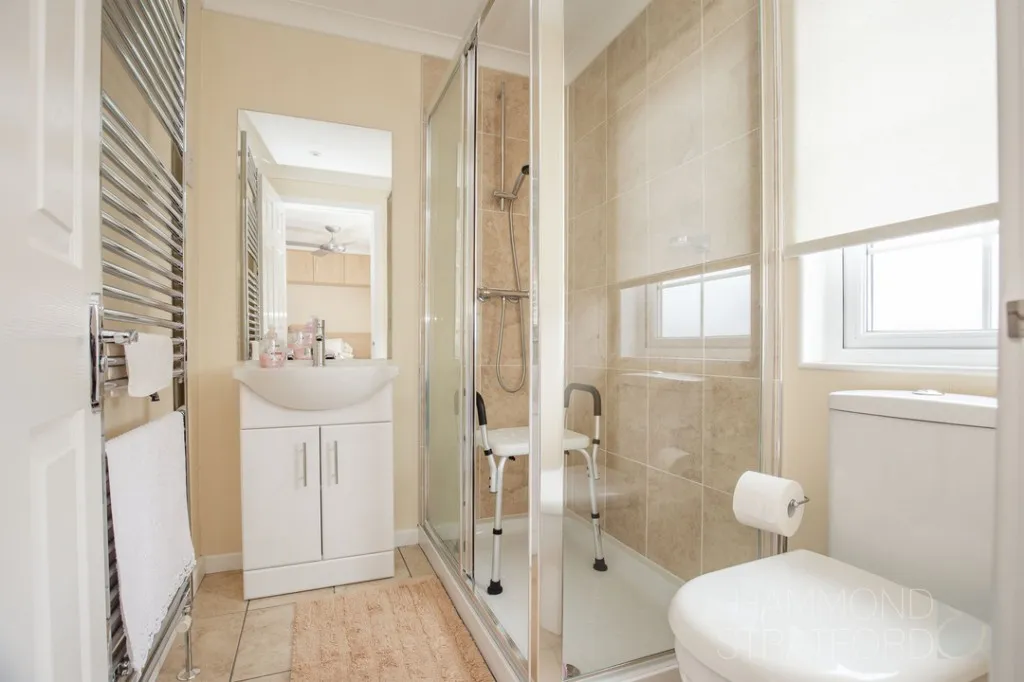 Appletree Close, Attleborough, photo 11