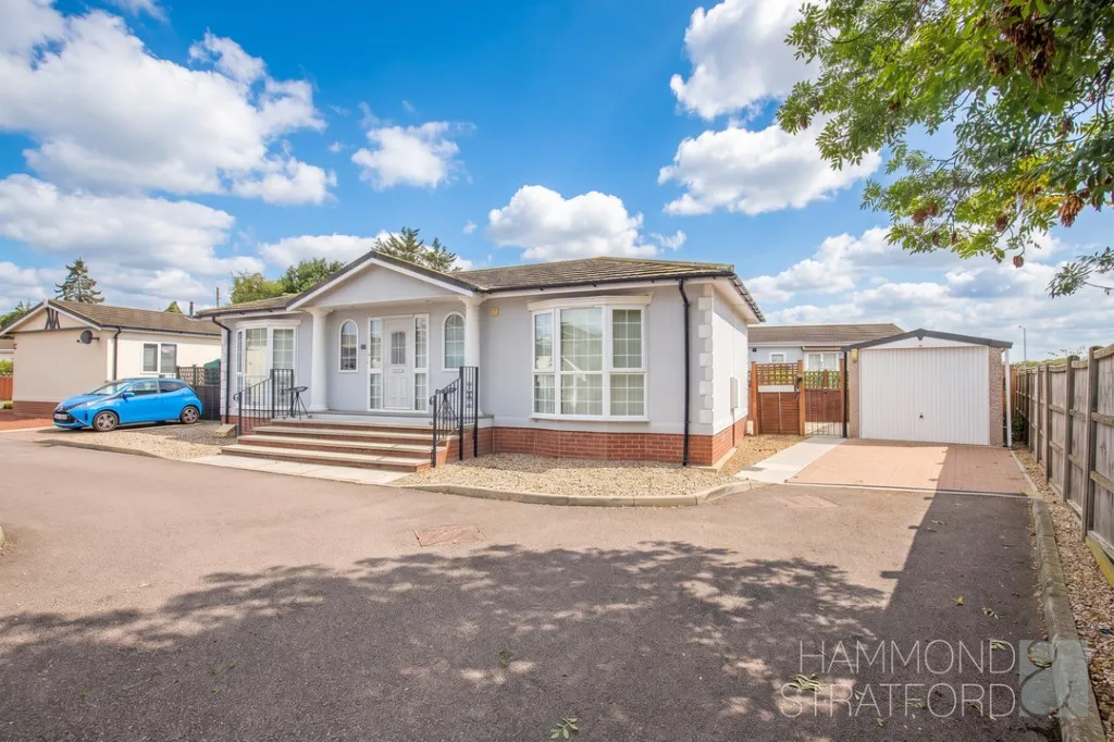 Appletree Close, Attleborough, photo 13