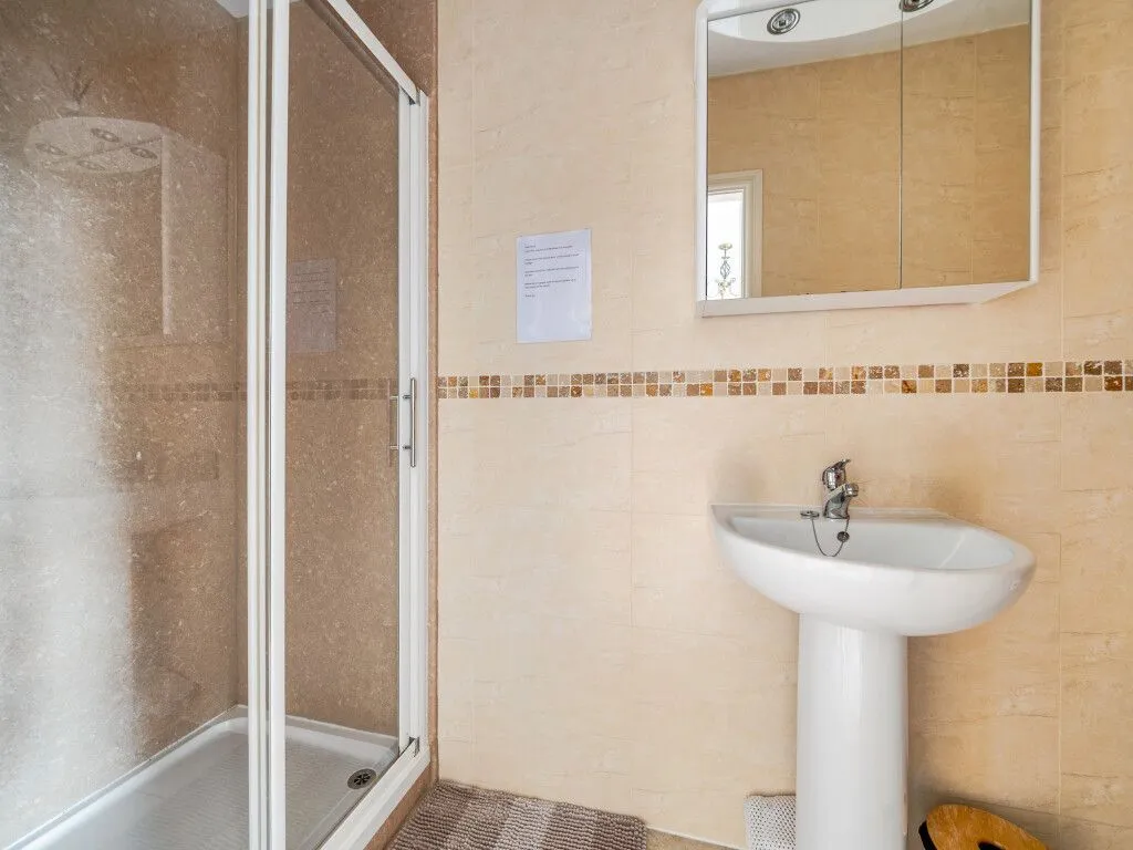 Snydale Road, Normanton, WF6, photo 11