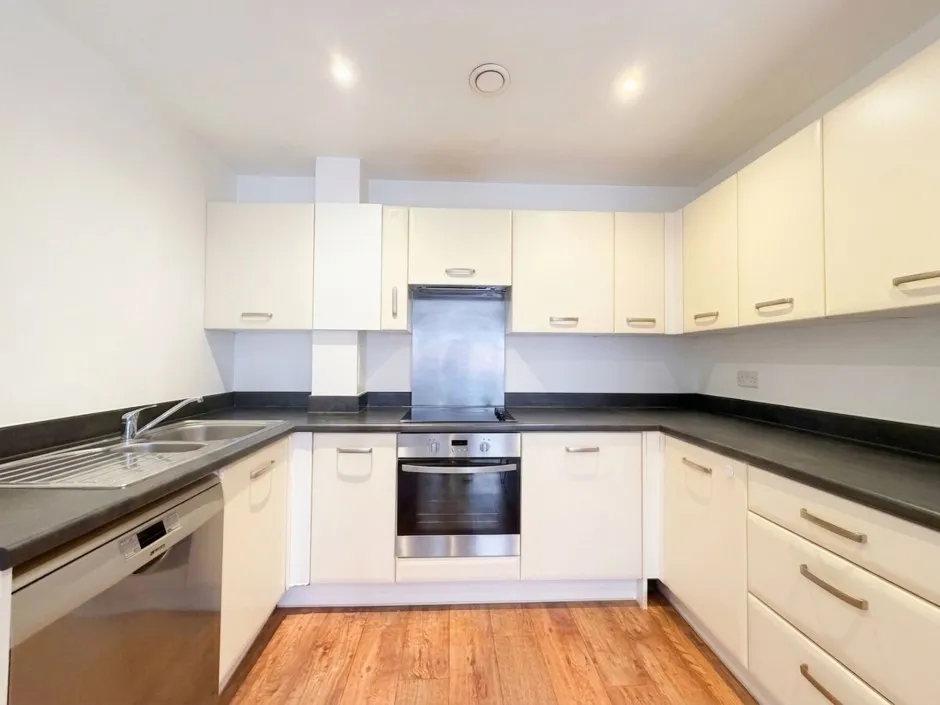 1 bed flat to rent, Stoke Road, Slough, SL2