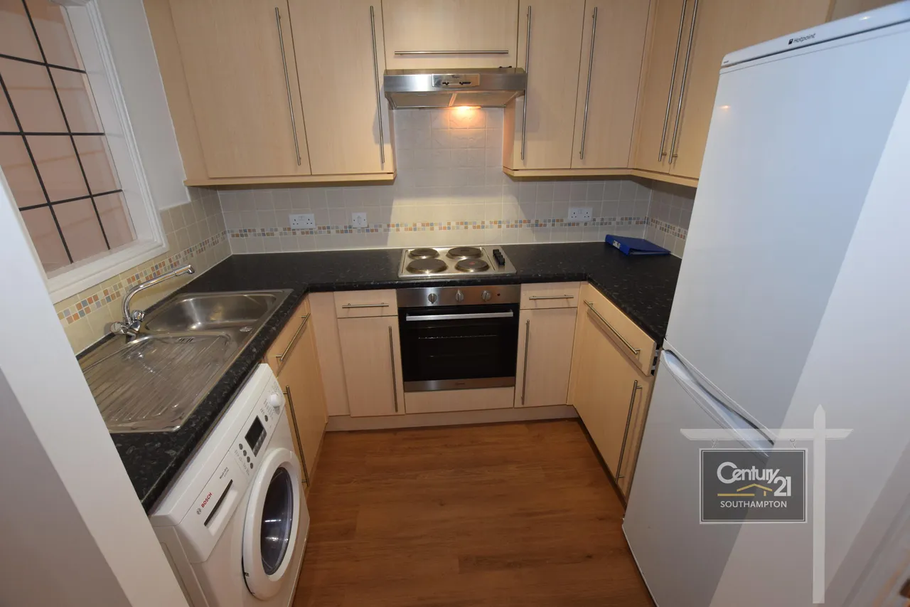 Hoddinott Road, Eastleigh, SO50, photo 5