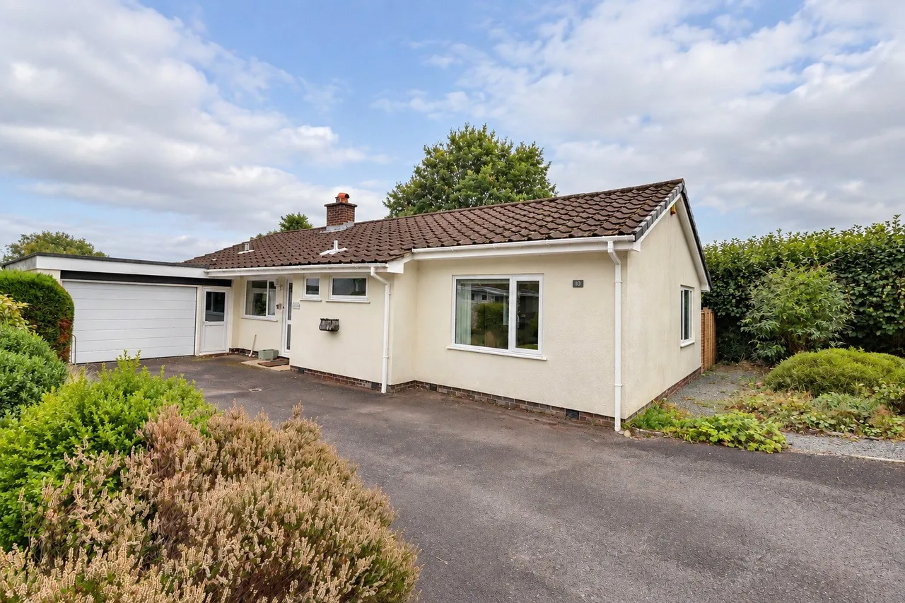 3 bed house for sale, Bath Meadow Drive, Dulverton, TA22