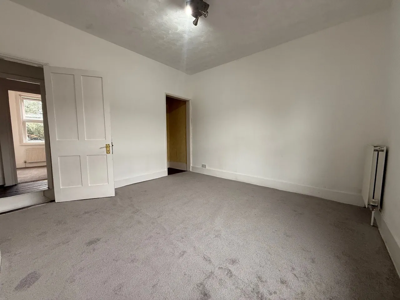 New Bank Street, WR3, photo 7