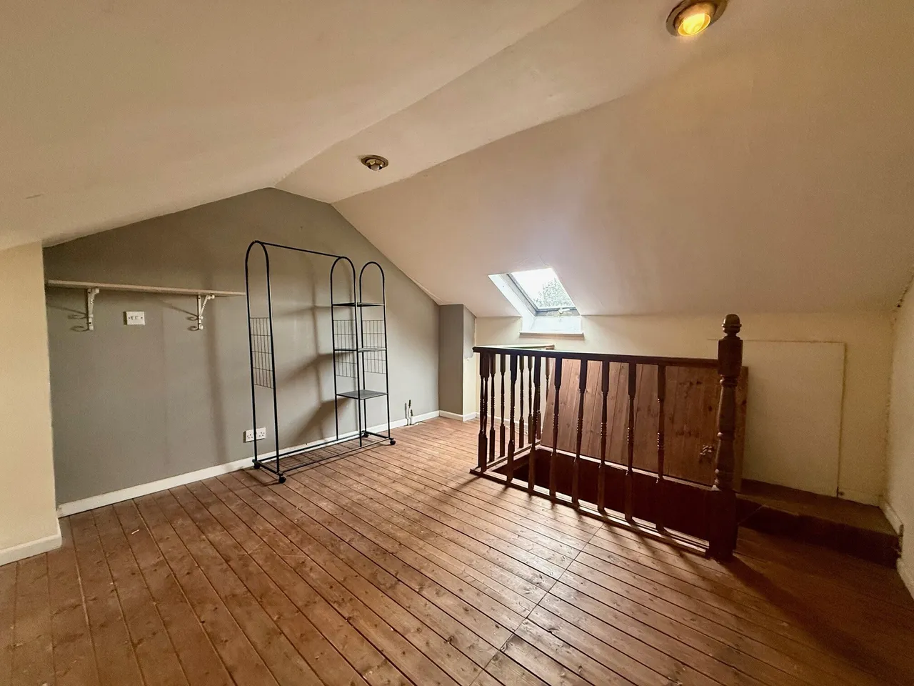 New Bank Street, WR3, photo 9