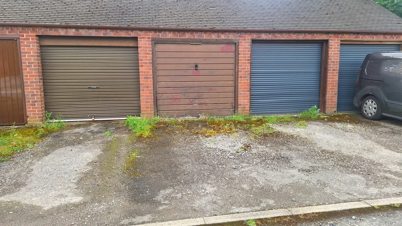 Manor Court, Riddings, DE55, photo 3