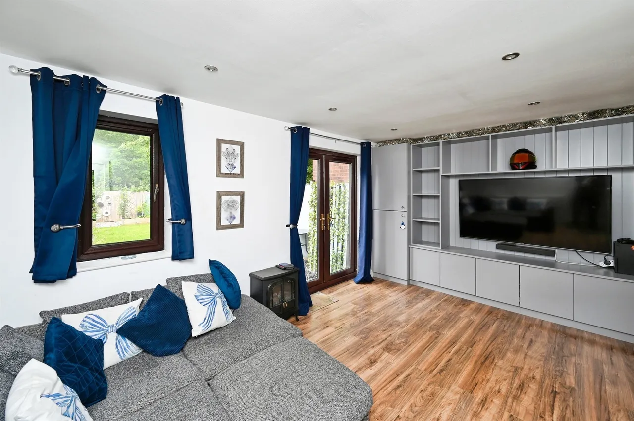 Manor Court, Riddings, DE55, photo 5