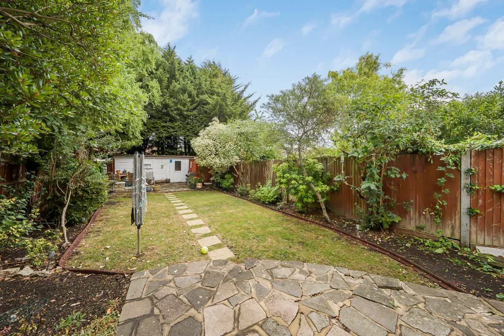 Grosvenor Crescent, Hillingdon, photo 6