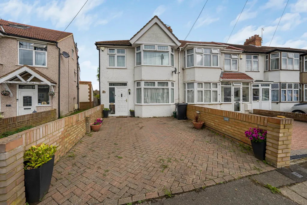 Grosvenor Crescent, Hillingdon, photo 18