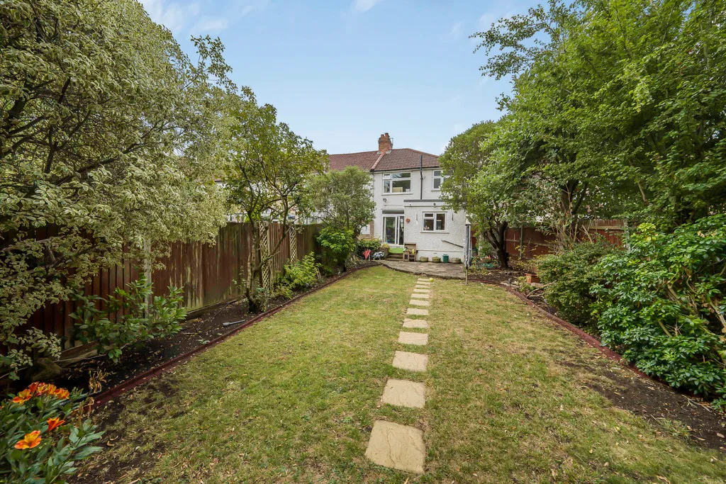 Grosvenor Crescent, Hillingdon, photo 7