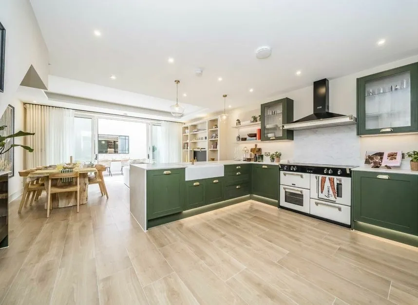 5 bed house for sale — Bicknell Way, Wandsworth, SW17