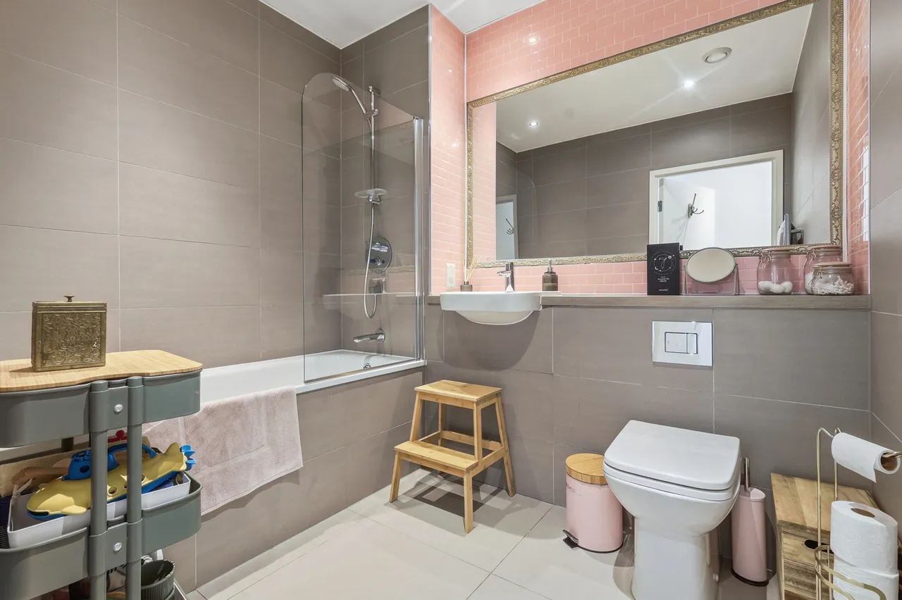Ashley Court, London, E3, photo 13