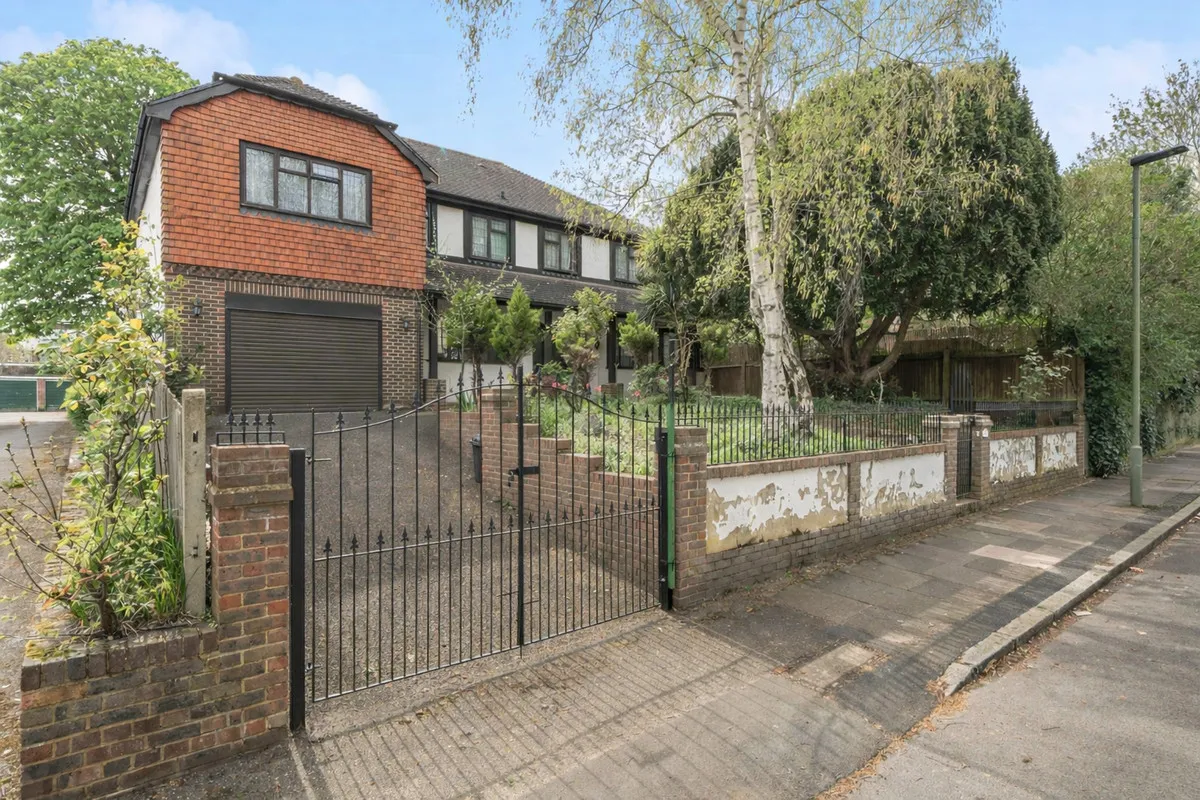 6 bed house for sale — Bromley, BR1 3SL