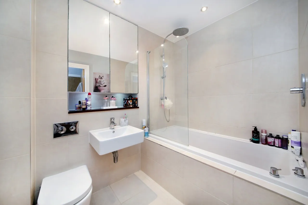 Eltringham Street, London, SW18, photo 3