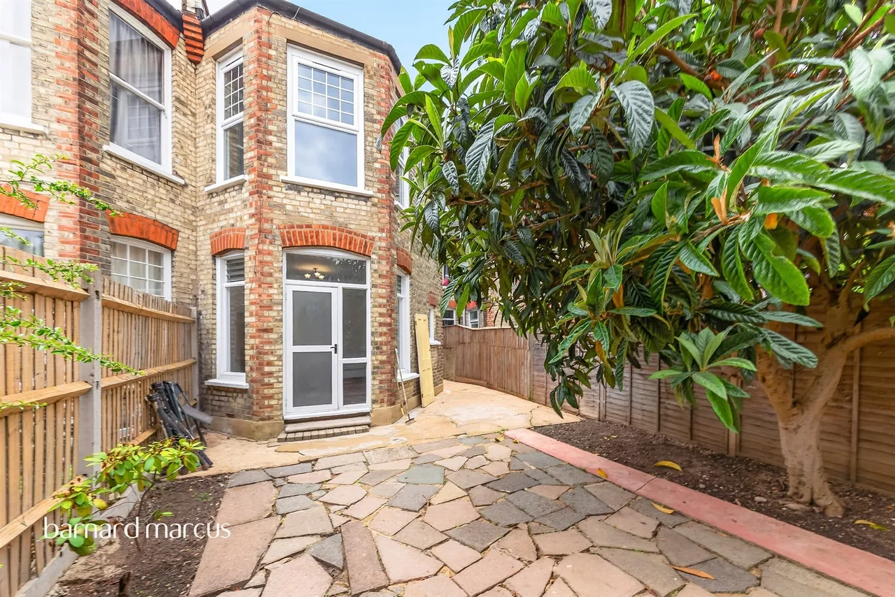 Woodside Road, London, photo 11