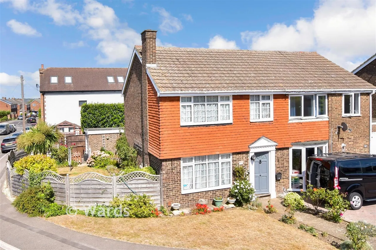3 bed house for sale, St. John's Way, Rochester, ME1