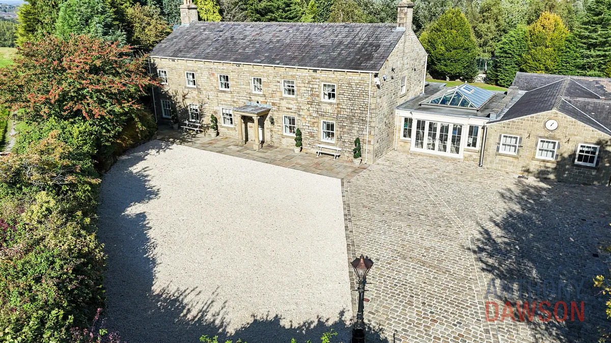 Red Lees Road, Burnley, BB10, photo 2