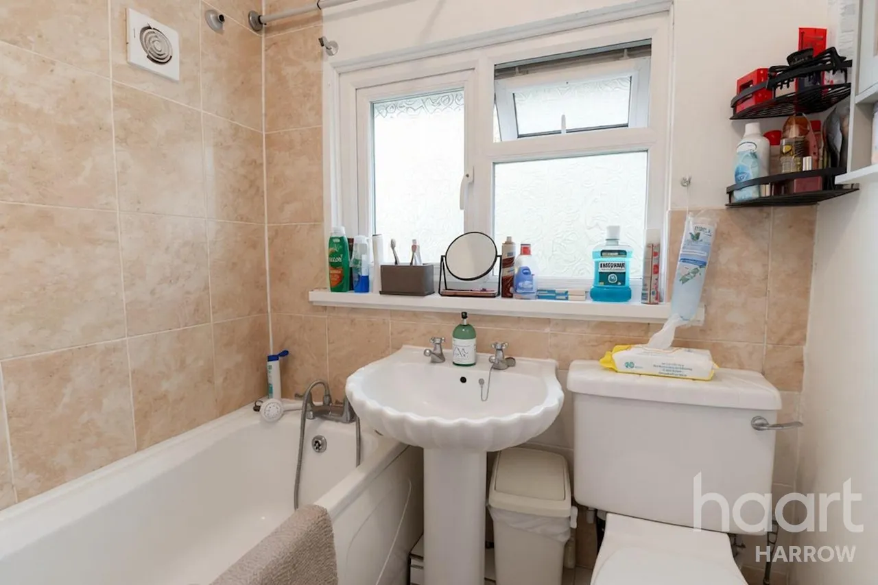 Hitherwell Drive, Harrow, HA3, photo 9