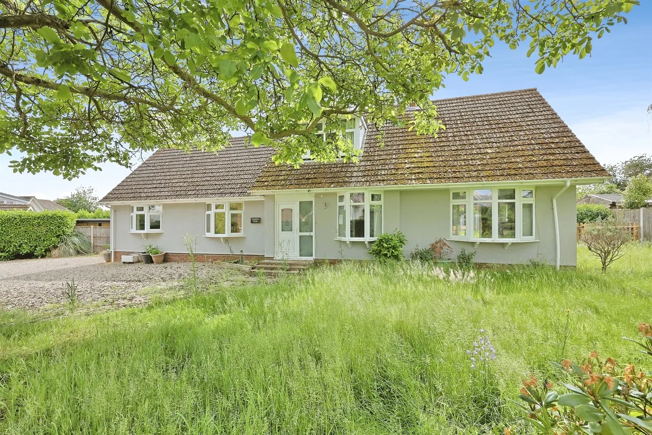 3 bed house for sale — Ranworth Road, Blofield, Norwich