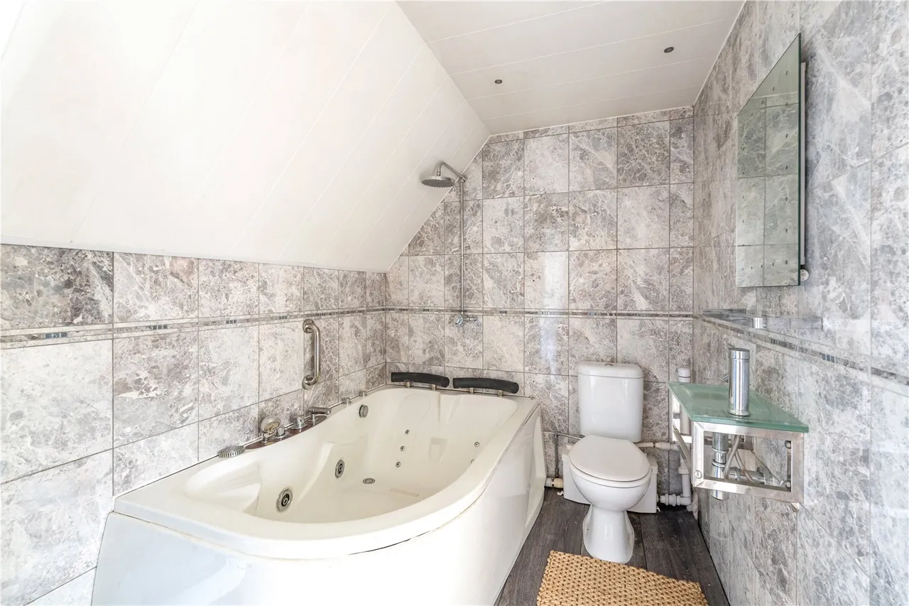 Church Street, Hampton, Middlesex, TW12 2EG, photo 11