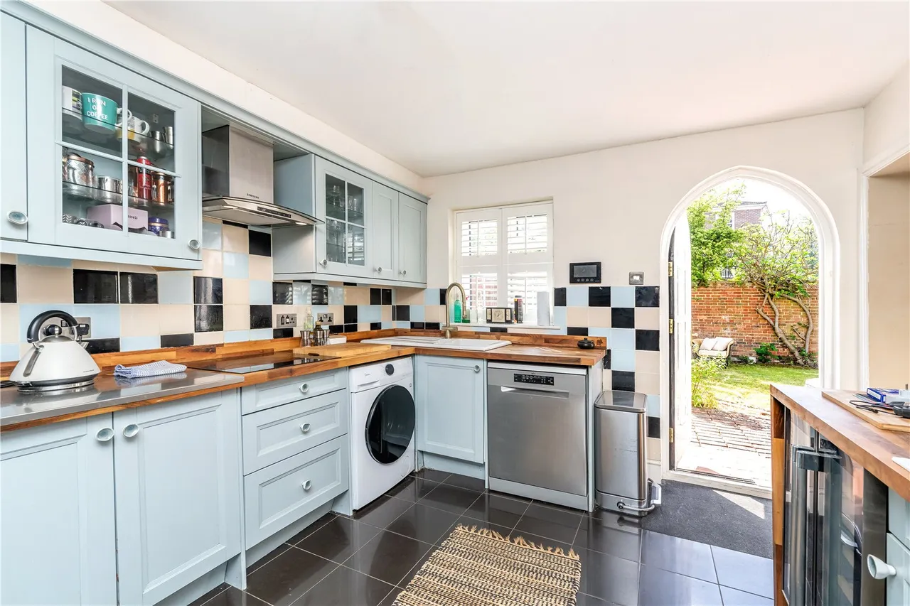 Church Street, Hampton, Middlesex, TW12 2EG, photo 6