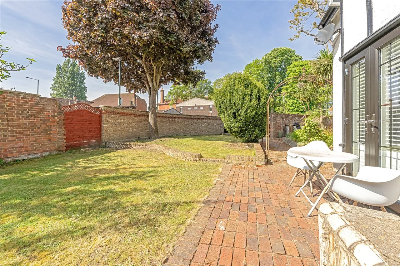 Church Street, Hampton, Middlesex, TW12 2EG, photo 13