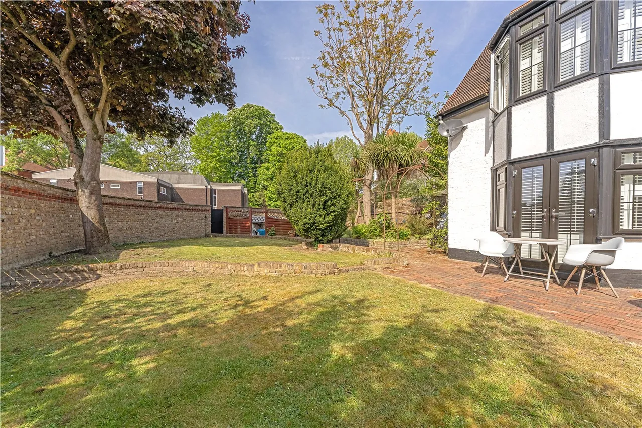 Church Street, Hampton, Middlesex, TW12 2EG, photo 14