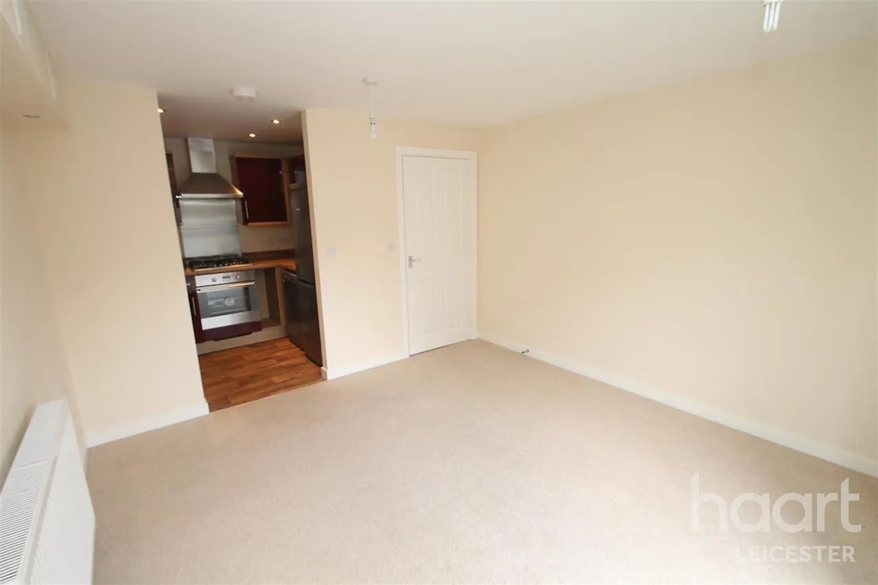 Pavilion Close, LE2, photo 4