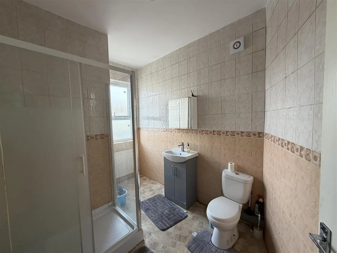 Adelaide Road, Southall, photo 6