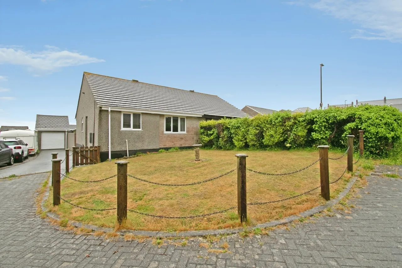 2 bed house for sale, Treganoon Road, Mount Ambrose, TR15