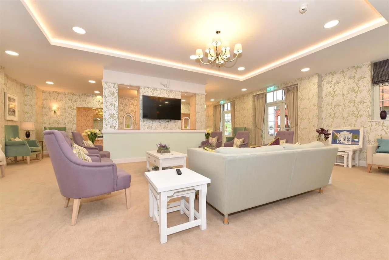 Bowes Lyon Place, Poundbury, DT1, photo 11