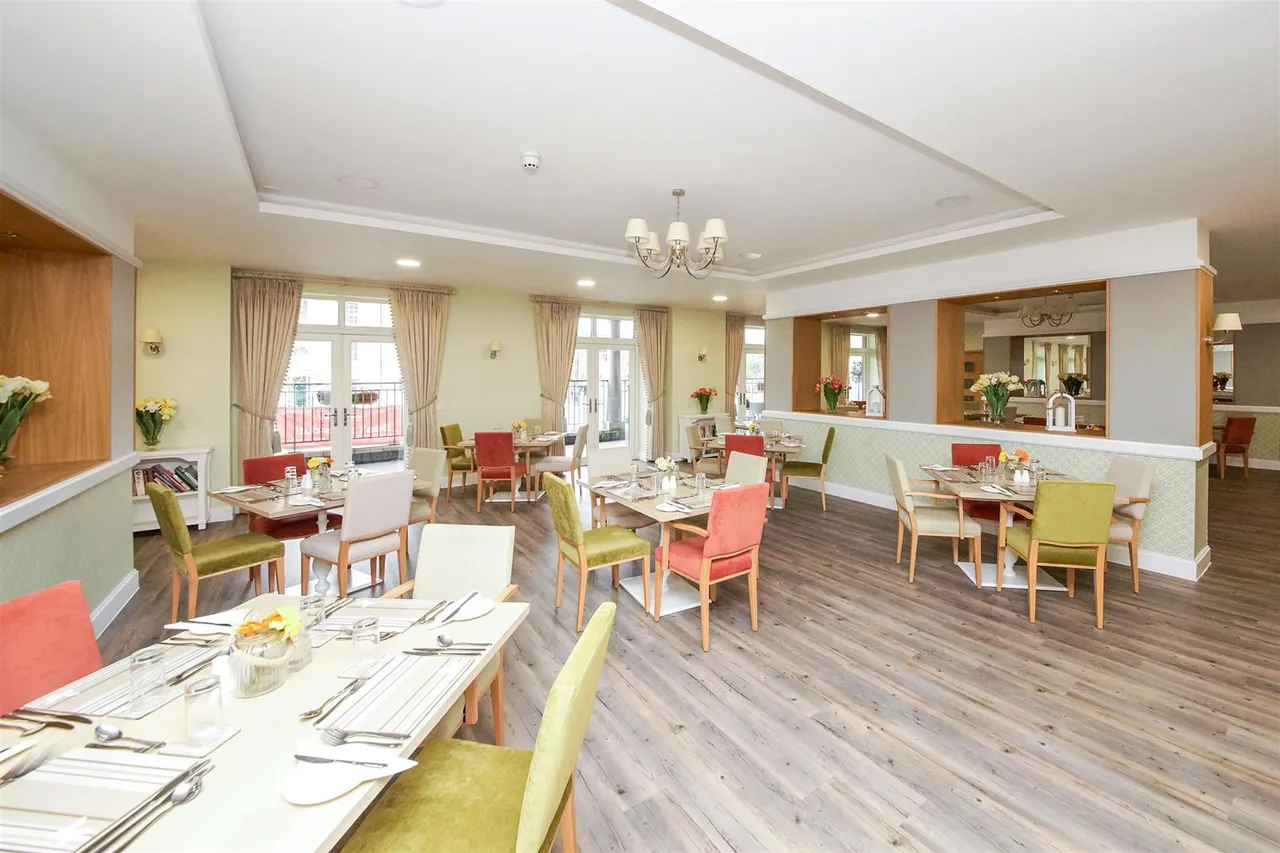 Bowes Lyon Place, Poundbury, DT1, photo 10