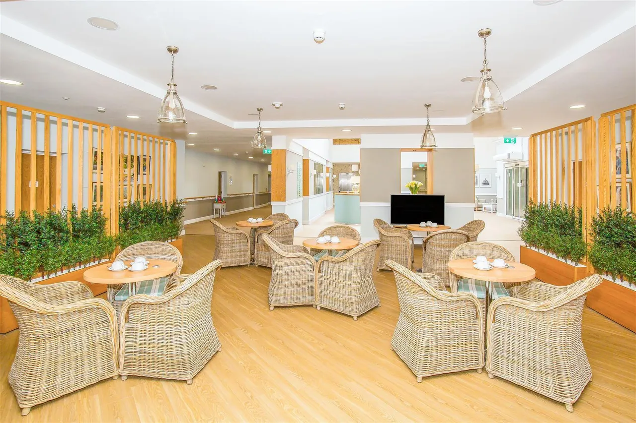 Bowes Lyon Place, Poundbury, DT1, photo 13