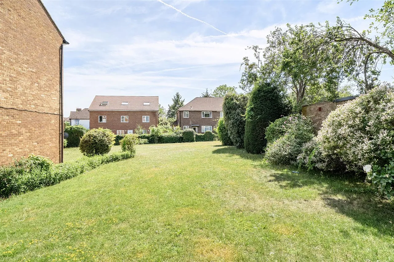 Byron Road, Wembley, photo 2