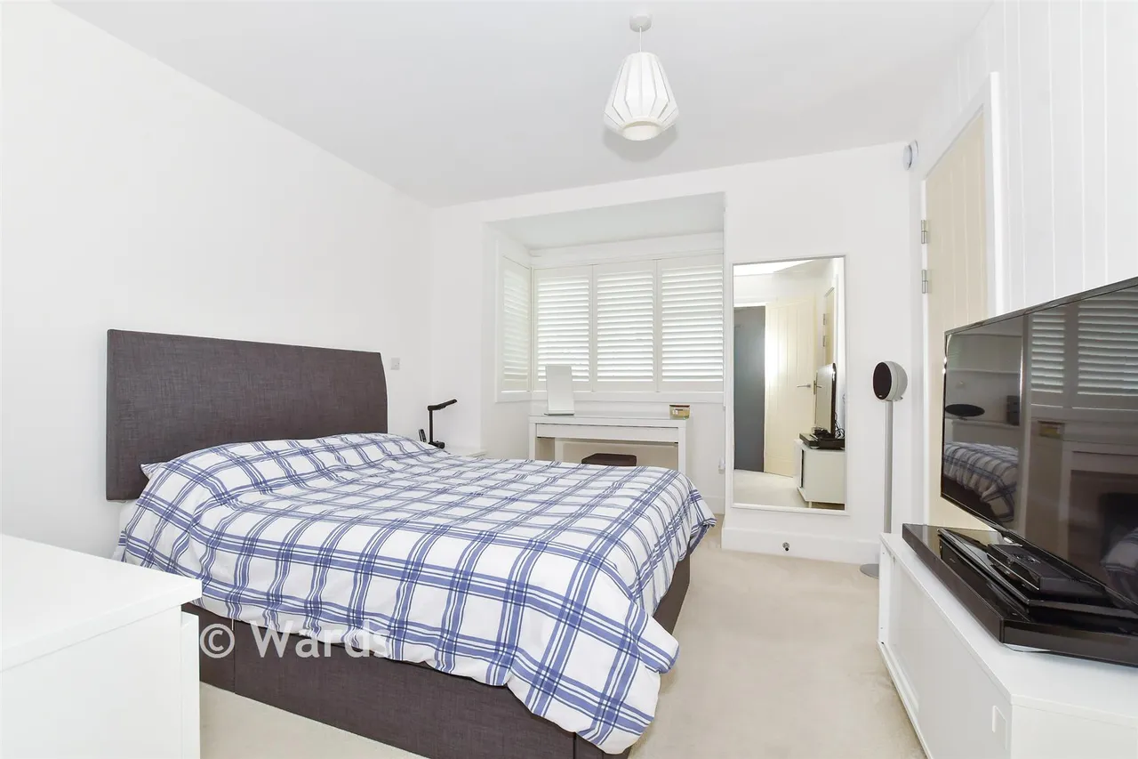 Carlton Close, Kings Hill, ME19, photo 5