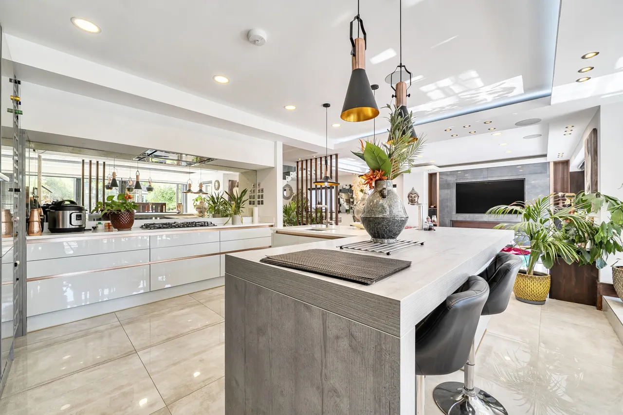 Sunray Avenue, West Drayton, UB7, photo 3
