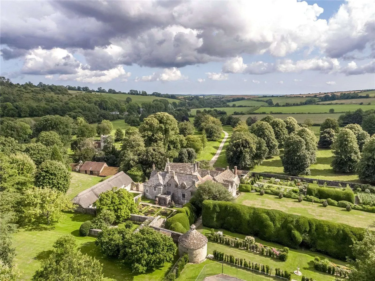 Binghams Melcombe House, Binghams Melcombe, Dorchester, Dorset, DT2 7PZ, photo 4